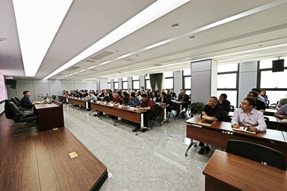 北京航天动力钻研所正所级调研员孙宗琦同道为集团党员干部讲授党史专题党课